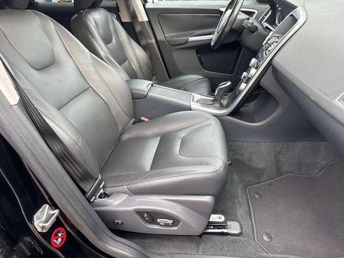 Used 2015 Volvo XC60 T5 image 8