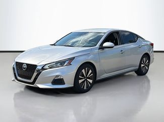 Used 2022 Nissan Altima 2.5 SV FWD video 2