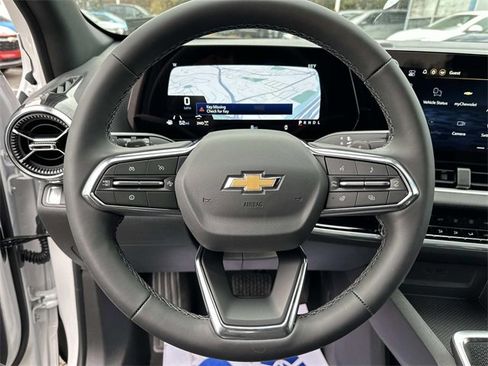 New 2026 Chevrolet Equinox LT w/ Convenience Package II image 16