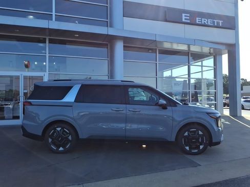 New 2026 Kia Carnival EX FWD image 2
