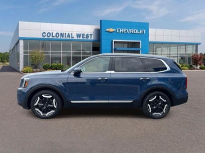 Used 2023 Kia Telluride S w/ S Sunroof Package