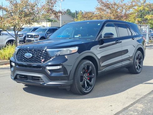 Certified 2022 Ford Explorer ST w/ Equipment Group 401A image 3