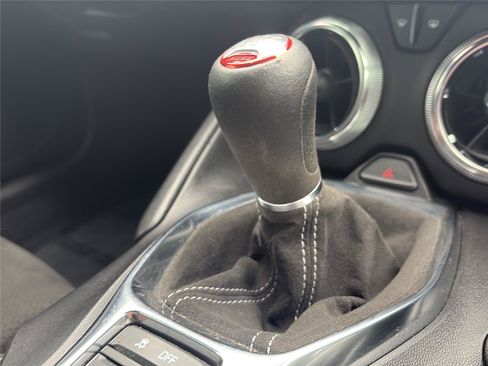 Used 2020 Chevrolet Camaro SS RWD image 16