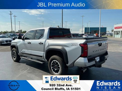 Used 2025 Toyota Tacoma TRD Off-Road w/ TRD Off Road Upgrade Package AWD/4WD image 6