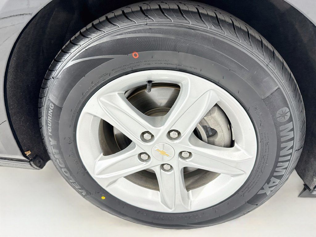 Used 2023 Chevrolet Malibu LS FWD image 30