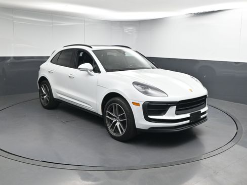 Used 2022 Porsche Macan image 27