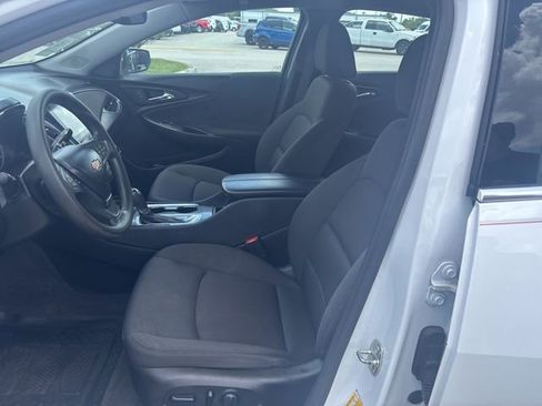 Used 2020 Chevrolet Malibu LT FWD image 9