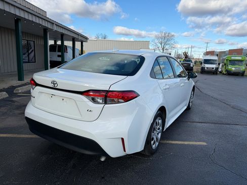 Used 2023 Toyota Corolla LE FWD image 3