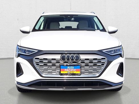 Used 2024 Audi Q8 e-tron Premium Plus w/ Premium Plus Package image 2