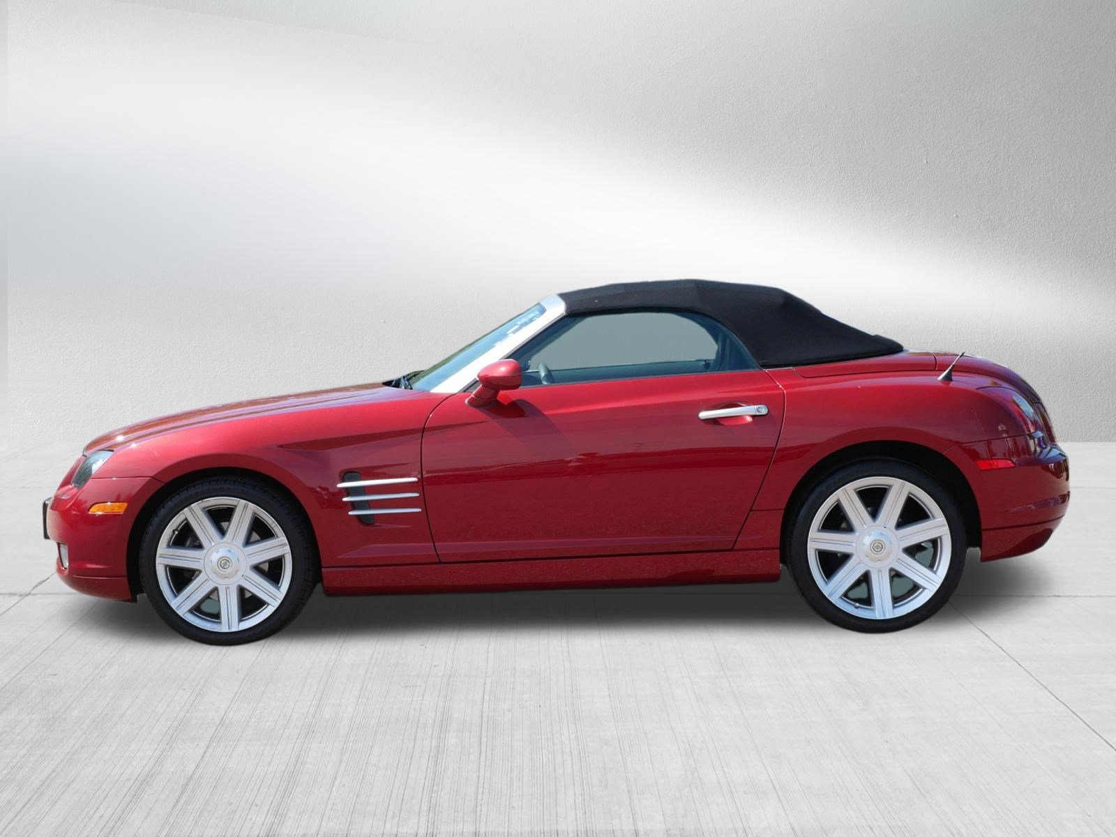 Used 2005 Chrysler Crossfire Limited RWD image 4