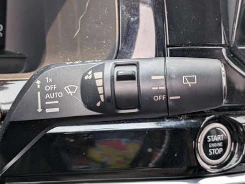 Used 2023 Nissan Pathfinder Platinum w/ Cargo Package AWD/4WD image 21