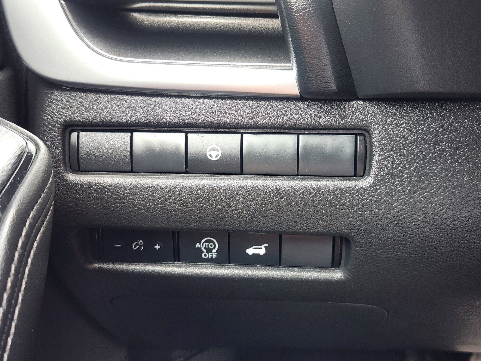 Used 2024 Nissan Rogue SV FWD image 22