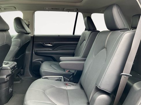 Used 2024 Toyota Grand Highlander Platinum image 14