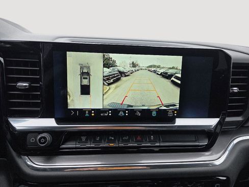 Used 2024 Chevrolet Silverado 2500 High Country w/ Technology Package image 18