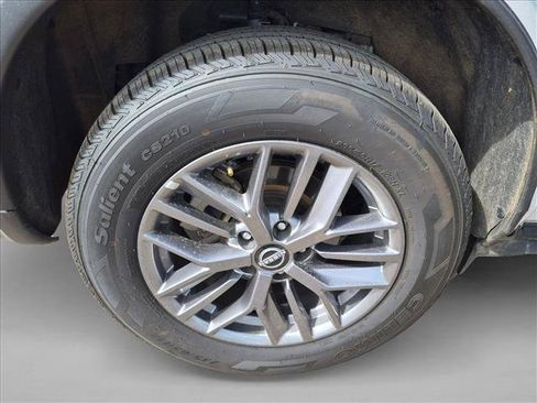 Used 2024 Nissan Rogue S AWD/4WD image 29