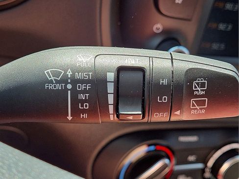 Used 2025 Kia Soul LX w/ LX Technology Package image 28