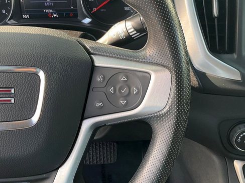 Used 2022 GMC Terrain SLE image 22
