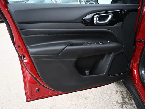 New 2026 Jeep Compass Latitude image 7