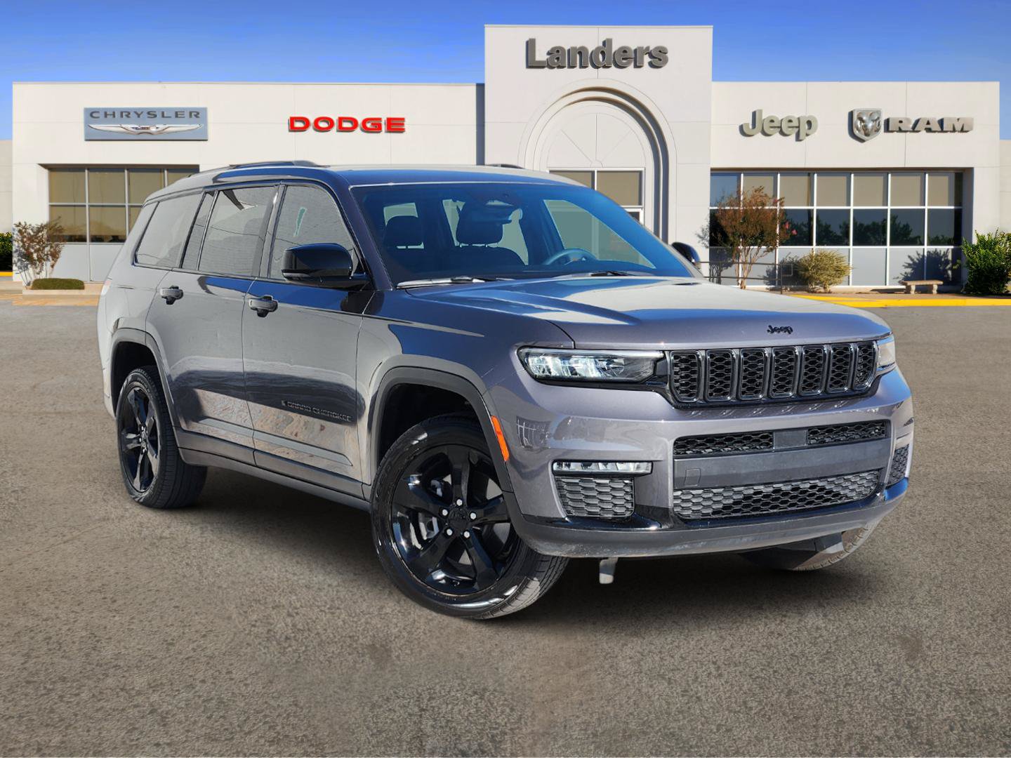 Used 2024 Jeep Grand Cherokee L Limited w/ Black Appearance Package AWD/4WD image 1