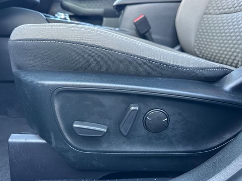 Used 2020 Ford Escape SE image 13