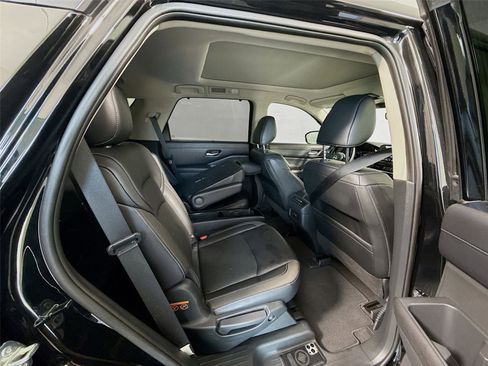 Used 2023 Nissan Pathfinder SL w/ SL Premium Package FWD image 23