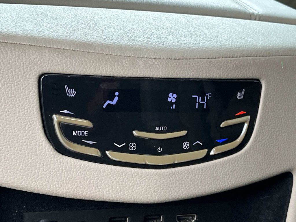 Used 2019 Cadillac Escalade Luxury RWD image 15