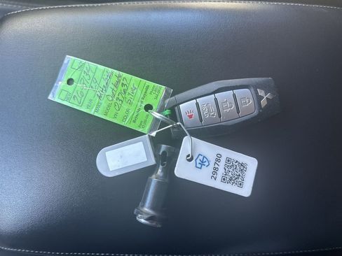 Used 2024 Mitsubishi Outlander SE image 22