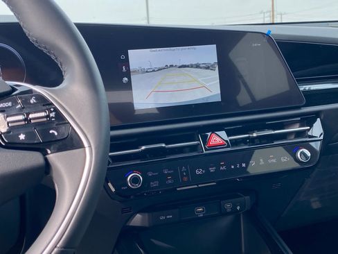 New 2026 Kia Niro Wind image 18