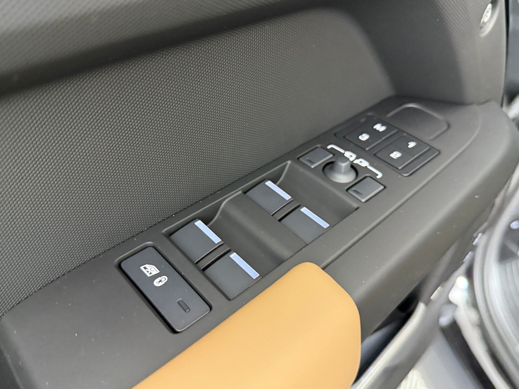 New 2026 Land Rover Defender 110 S AWD/4WD image 15