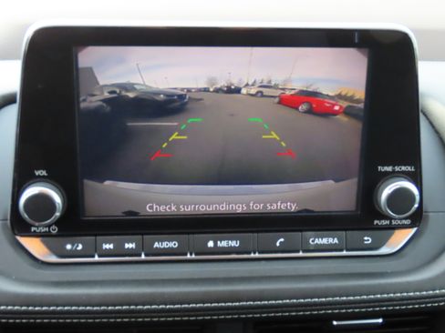 Used 2023 Nissan Rogue SV image 24