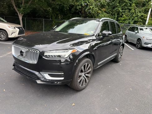 Used 2023 Volvo XC90 B5 Plus AWD/4WD image 8