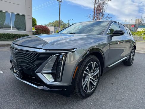 Used 2023 Cadillac Lyriq AWD image 4