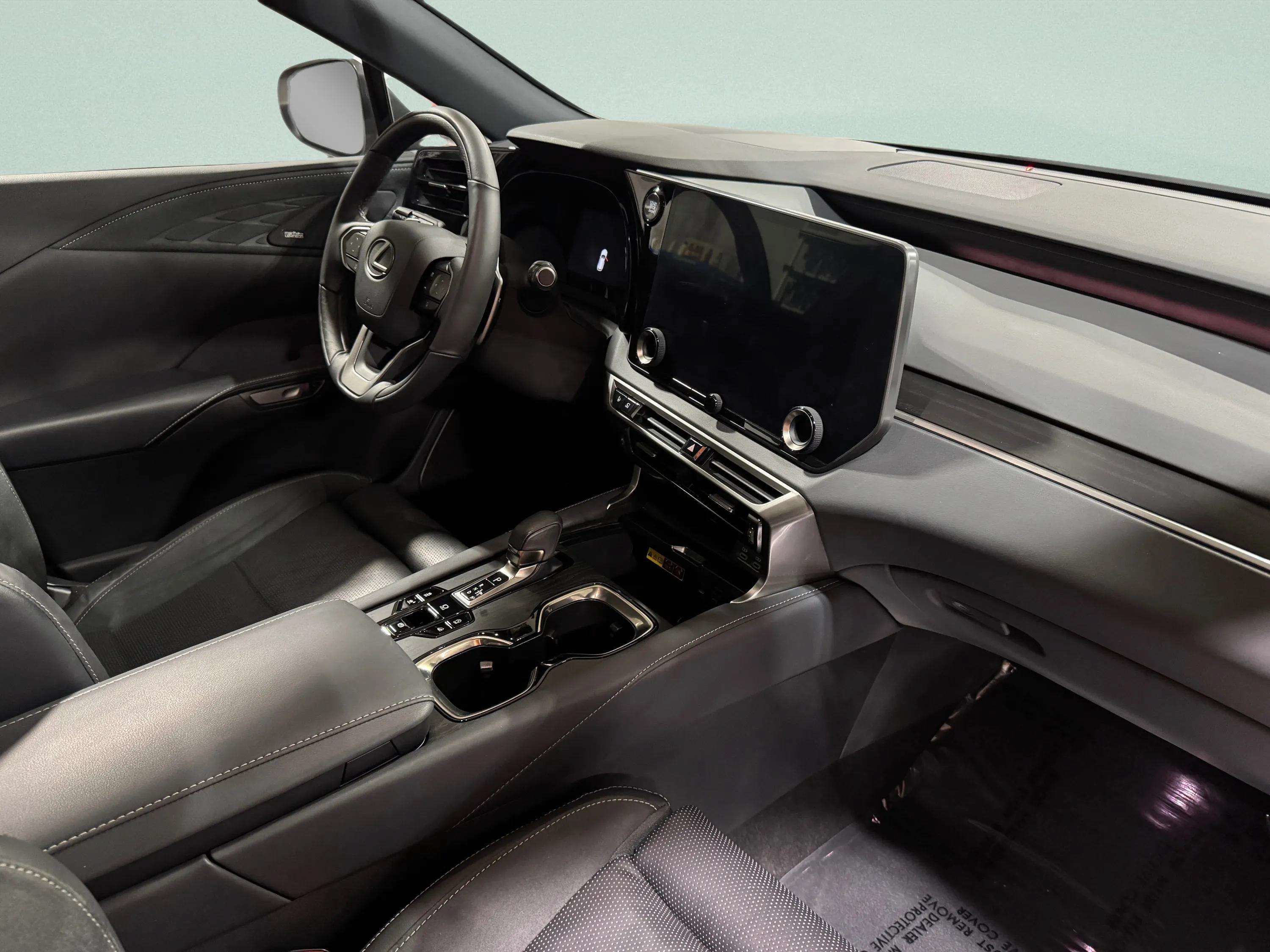 Certified 2023 Lexus RX 350 AWD w/ Accessory Package image 30
