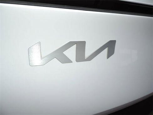 Used 2023 Kia Sportage EX image 15