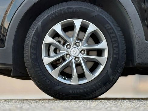 Used 2019 Hyundai Santa Fe SE image 29