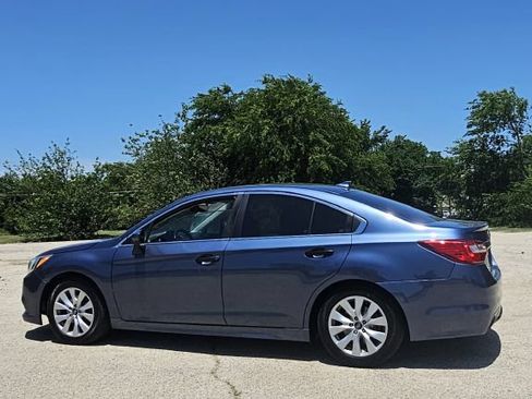 Used 2017 Subaru Legacy 2.5i Premium AWD/4WD image 3