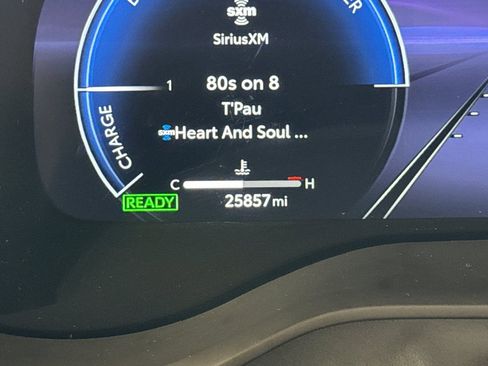 Used 2025 Toyota Sienna Platinum FWD image 30