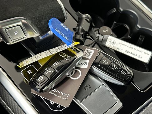 Used 2025 Audi RS Q8 performance image 24