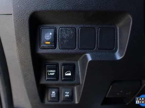 Used 2022 Nissan Frontier PRO-4X w/ Technology Package image 17