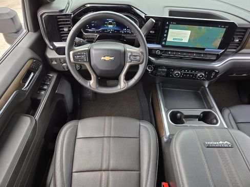 Used 2024 Chevrolet Silverado 2500 High Country w/ Z71 Off-Road Package AWD/4WD image 15