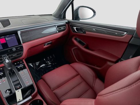 New 2025 Porsche Macan image 25