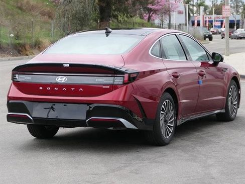 New 2025 Hyundai Sonata Limited image 2