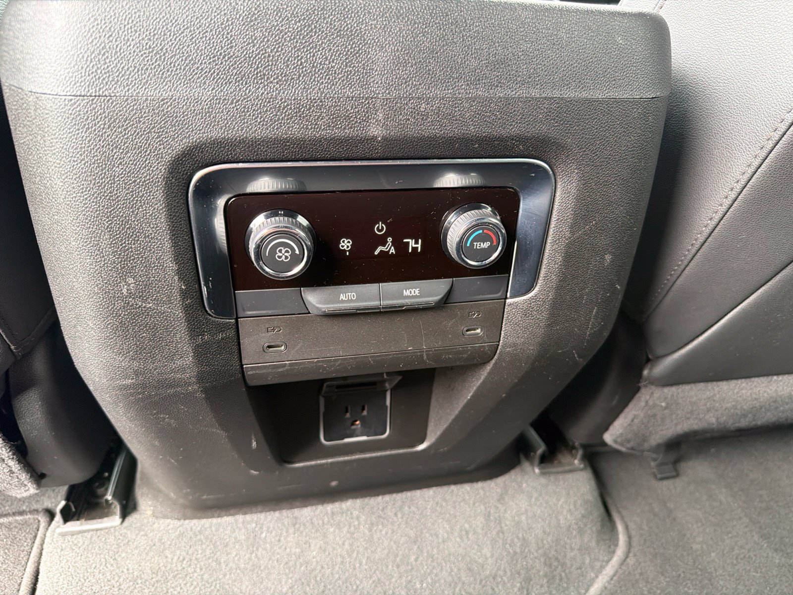 Used 2025 Chevrolet Tahoe LT AWD/4WD image 29