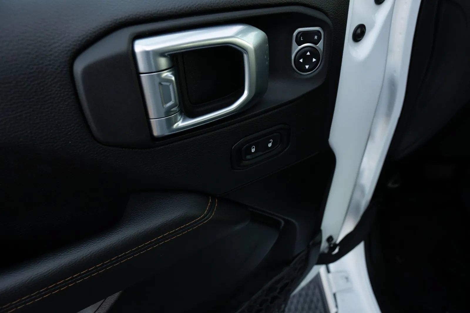 Used 2022 Jeep Gladiator Overland AWD/4WD image 19
