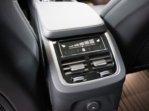 New 2025 Volvo XC90 T8 Ultra w/ Protection Package Premier image 32