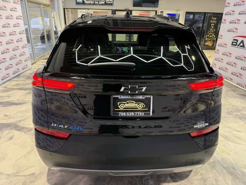 Used 2022 Chevrolet Bolt EUV LT w/ Convenience Package image 9
