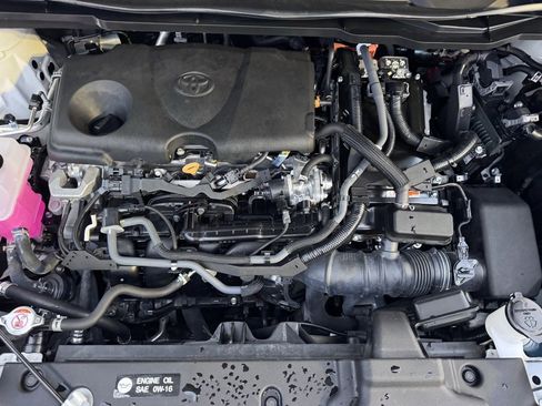 Used 2024 Toyota Sienna Limited image 37