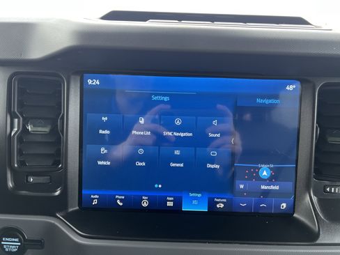 Used 2023 Ford Bronco Everglades image 32