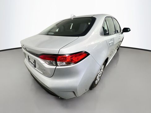 Used 2025 Toyota Corolla LE FWD image 4