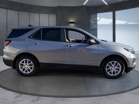 Certified 2024 Chevrolet Equinox LS FWD image 7